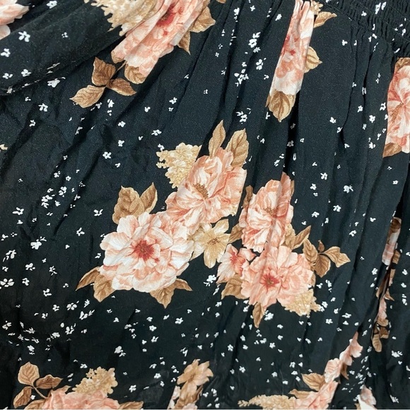 Torrid Black Floral Smocked Cold Shoulder Blouse - Picture 3 of 8